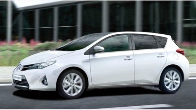 Toyota Auris 1.4 D-4D 90PS 6 İleri Düz Vites
100 kilometredeki ortalama yakıt tüketimi: 4lt